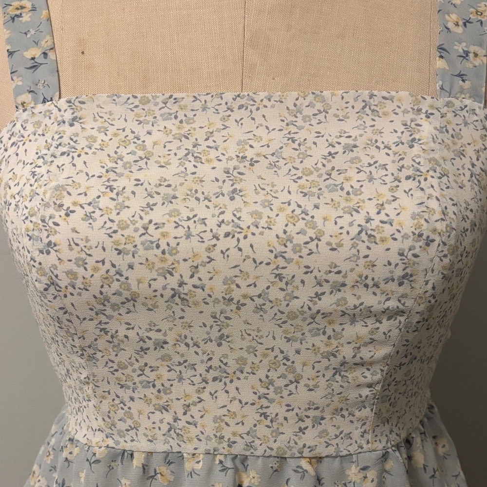 Paper Crane Blue and Cream Floral Blouse - XS - Picture 2 of 7